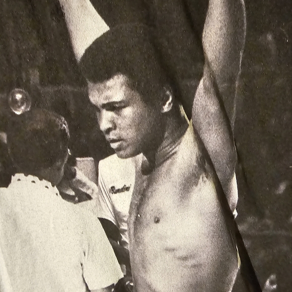 Mens Muhammad Ali t shirt - Picture 2 of 4